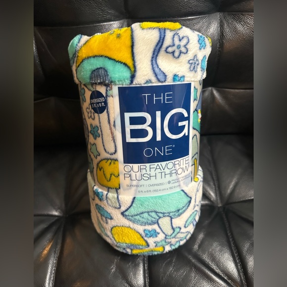 The Big One | Bedding | Mushrooms All Over Super Soft Oversized Big One ...